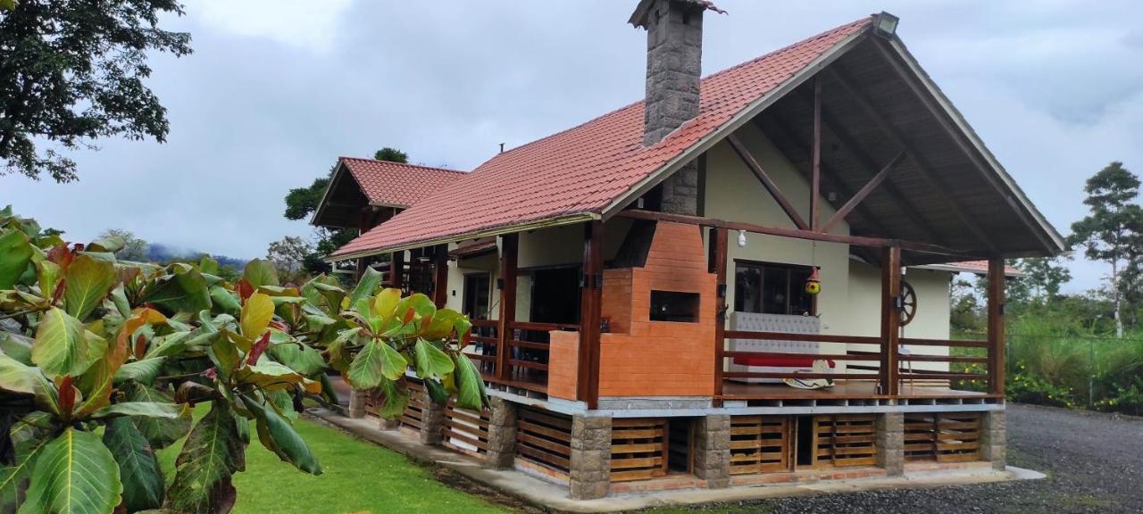 مبيت وإفطار Macas Quinta Isabel, Casa De Huespedes & Cafeteria المظهر الخارجي الصورة